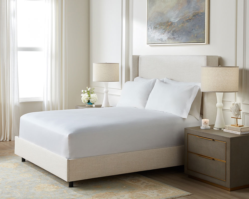 Classic White Bed & Bedding Set - Luxury Linens, Bedding, Home Fragrance,  and More From The Ritz-Carlton