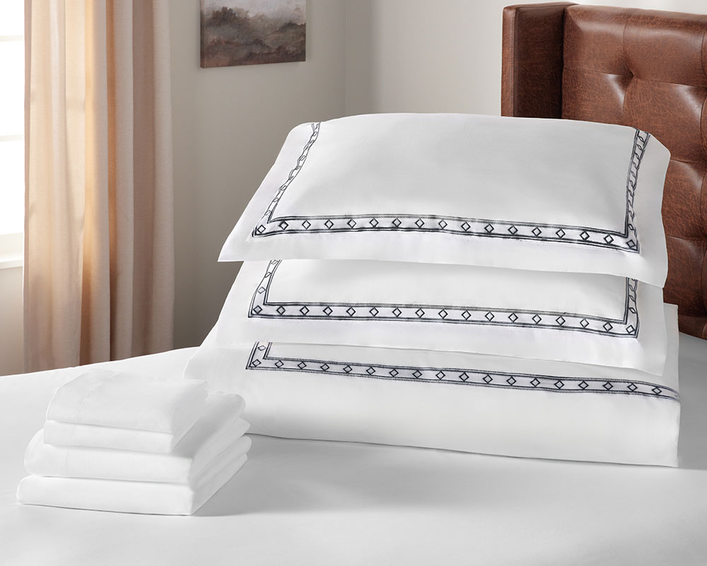 Diamond Border Linen Set