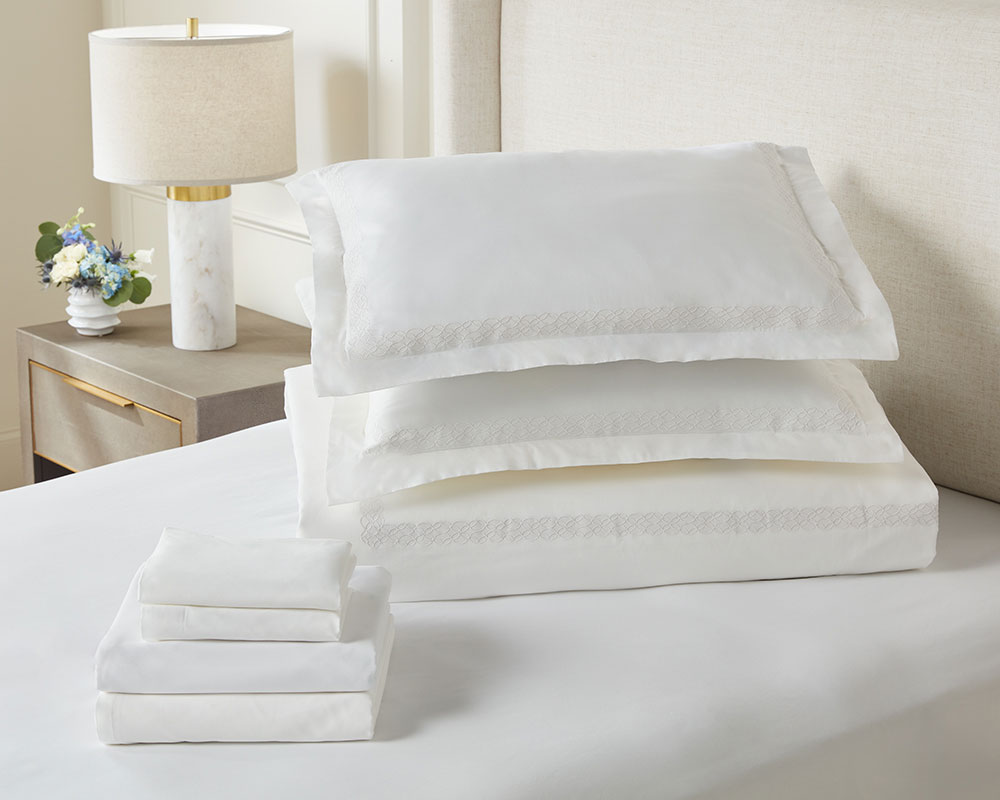 The Ritz-Carlton Hotel Classic White Linen Set