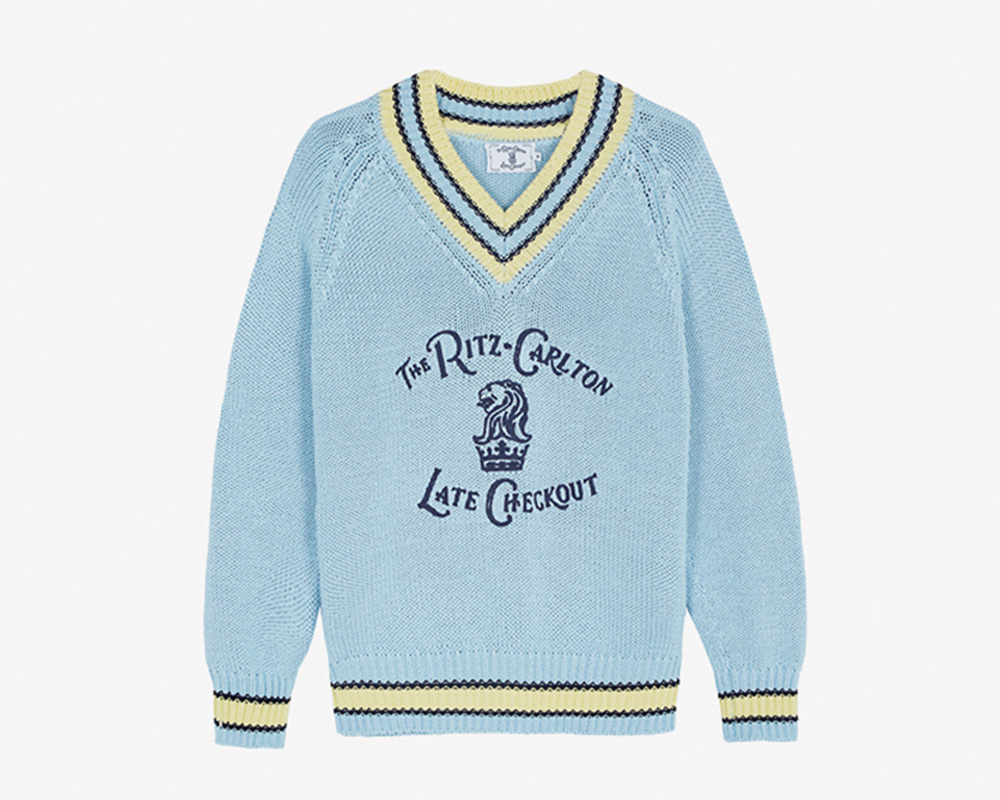 Light blue v neck jumper mens online