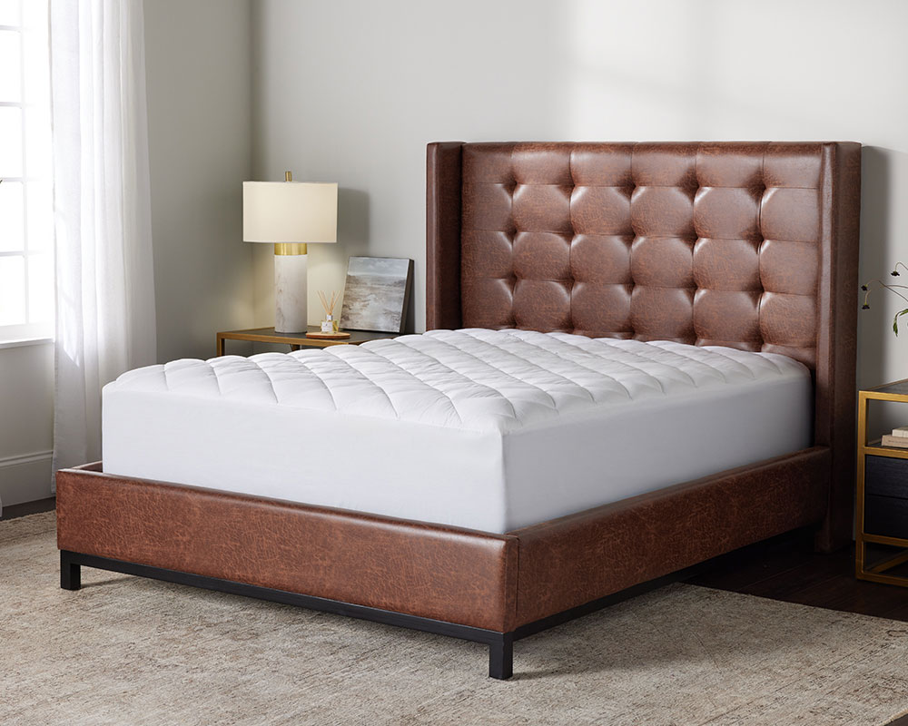 http://www.ritzcarltonshops.com/images/products/lrg/the-ritz-carlton-mattress-pad-rtz-114_lrg.jpg