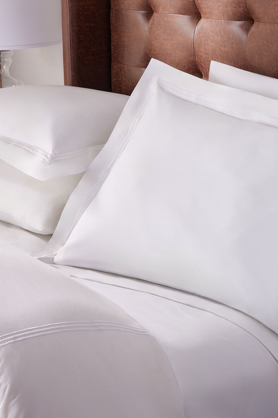 Classic White Bed & Bedding Set - Luxury Linens, Bedding, Home Fragrance,  and More From The Ritz-Carlton