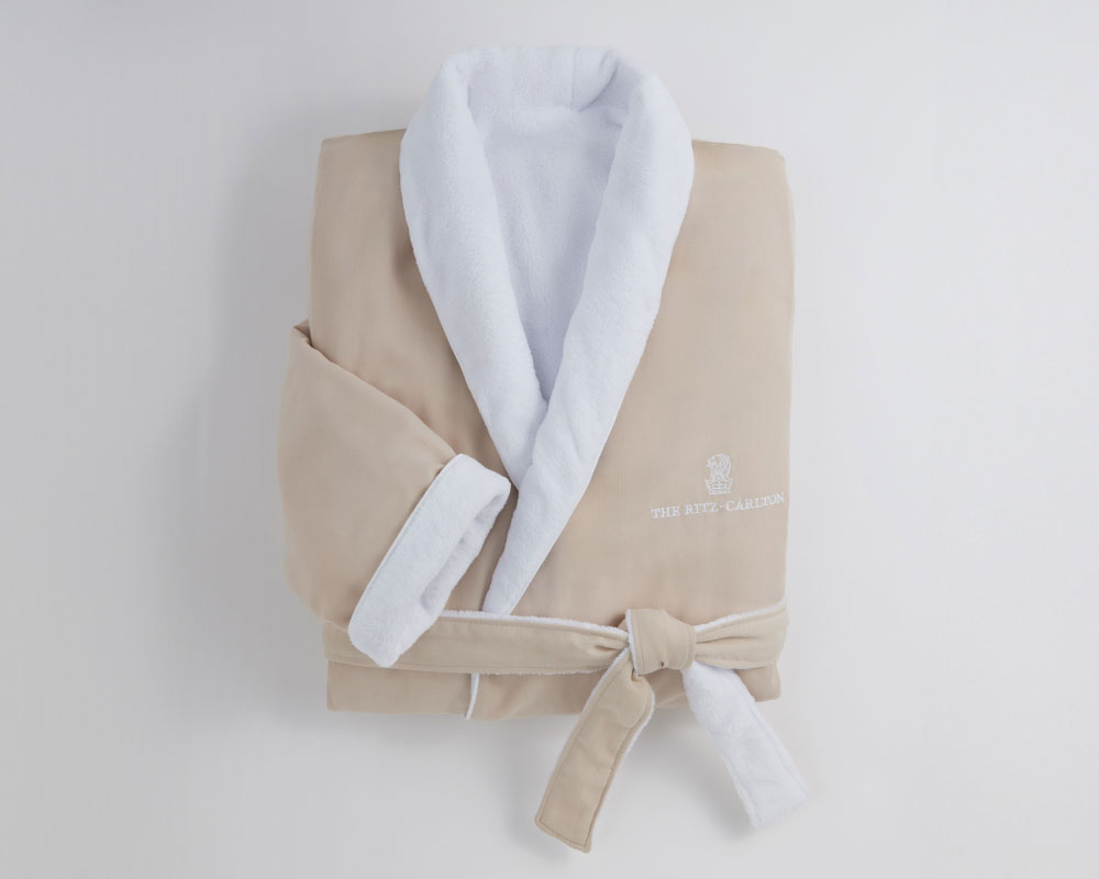 https://www.ritzcarltonshops.com/images/products/lrg/the-ritz-carlton-frette-microfiber-robe-RTZ-400-01-WL_2_lrg.jpg